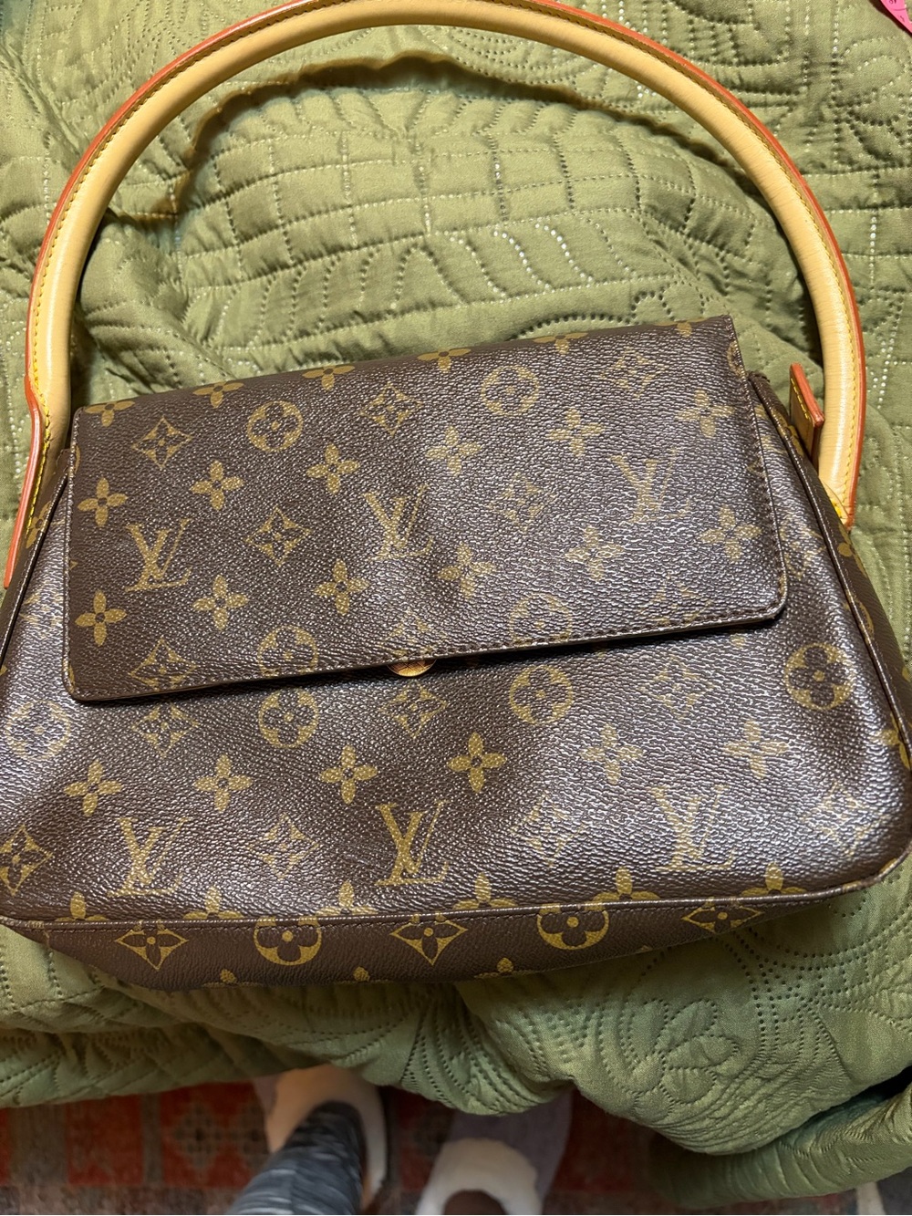 Designer-Inspired Brown Monogram Shoulder Bag with Yellow Handle - Picture 3 of 6